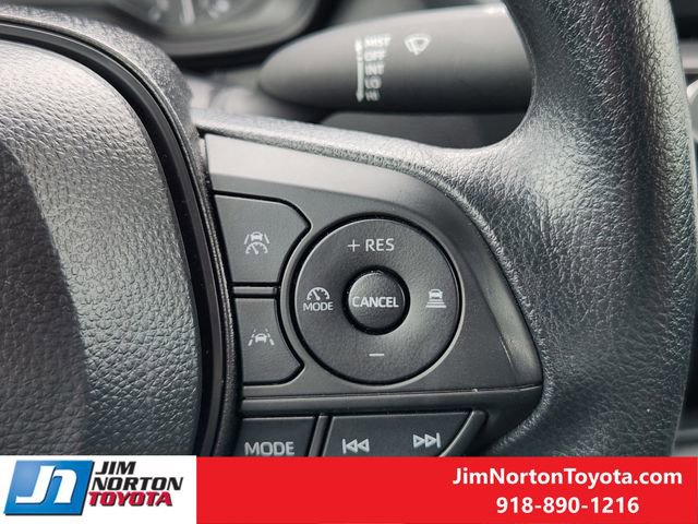 Used 2025 Toyota Corolla LE FWD image 29