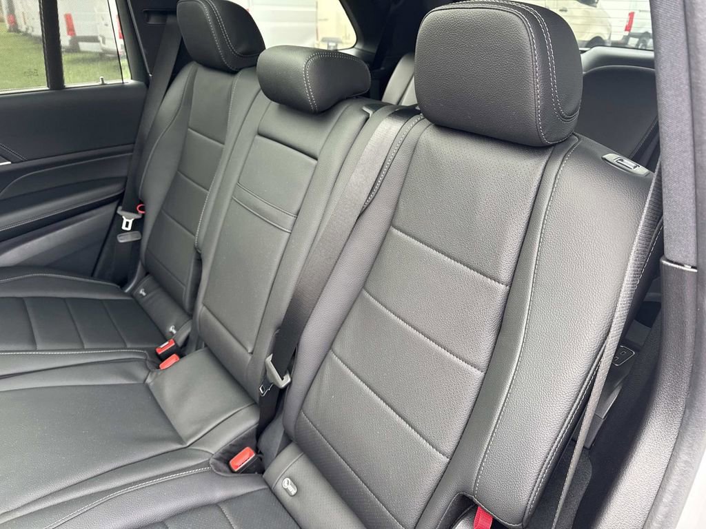 New 2025 Mercedes-Benz GLS 450 4MATIC image 15