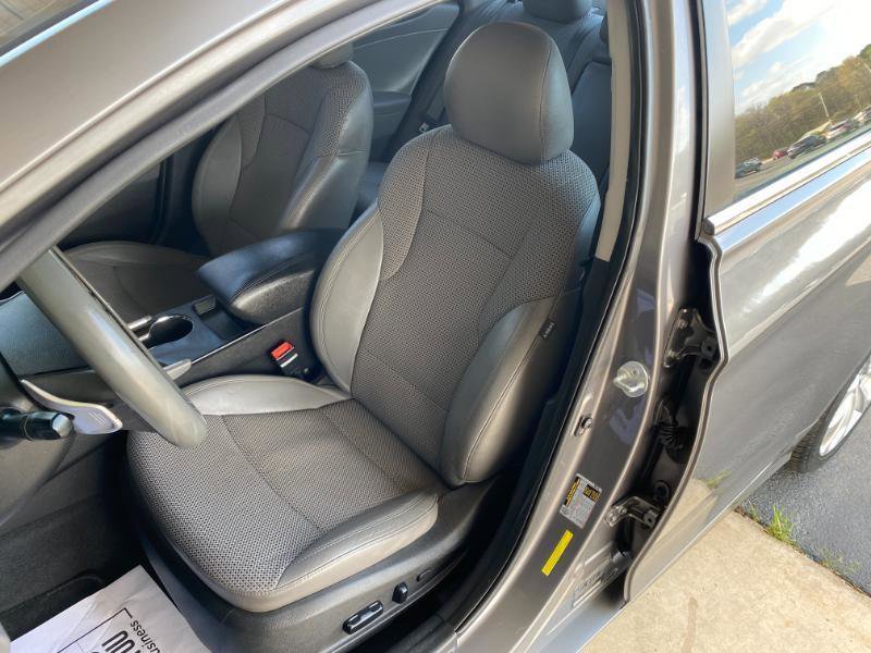 Used 2011 Hyundai Sonata SE FWD image 14