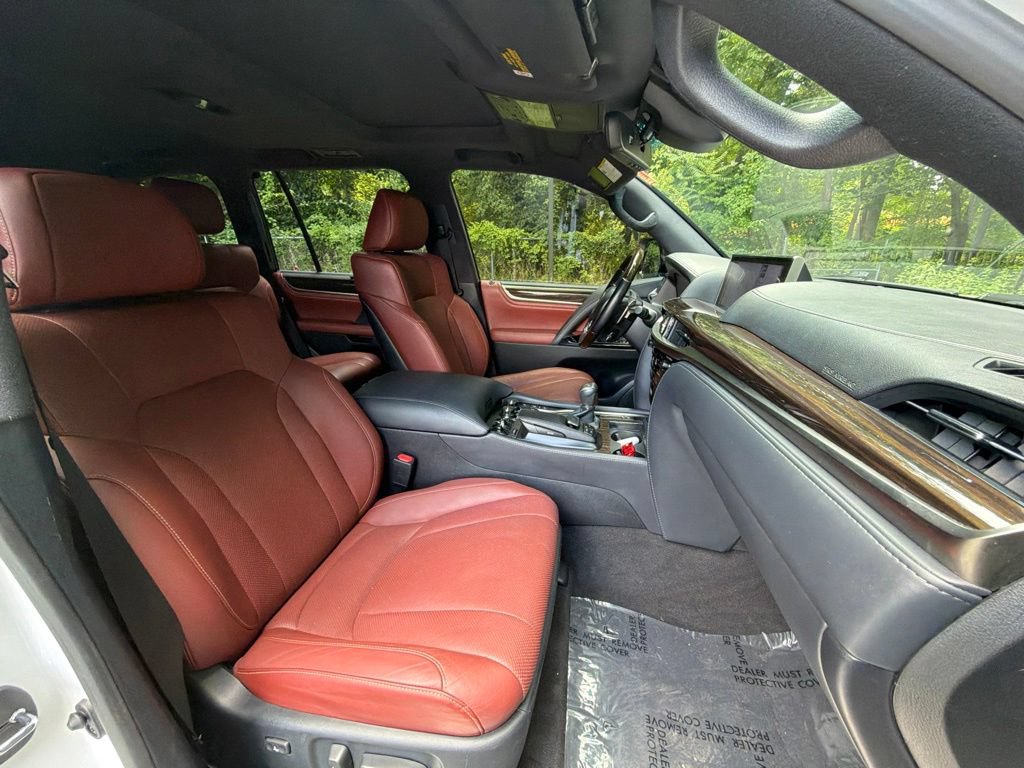 Used 2021 Lexus LX 570 4WD w/ Sport Package image 10