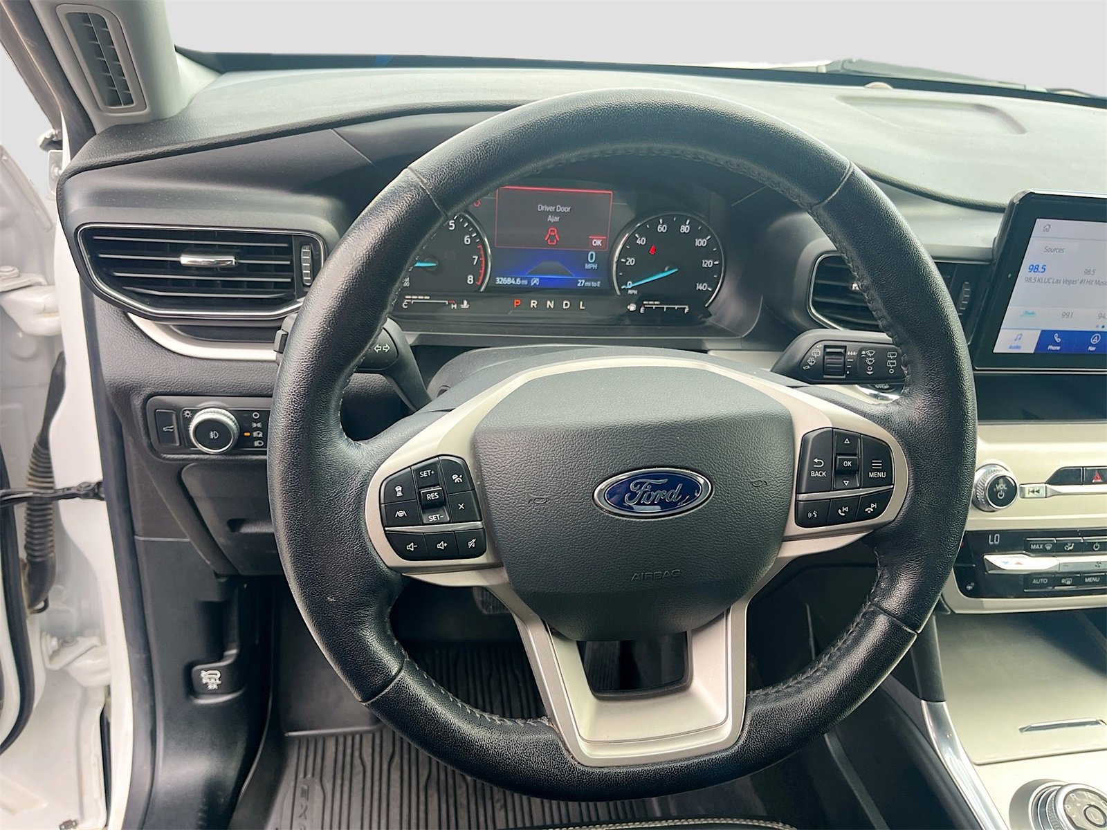 Used 2021 Ford Explorer XLT w/ Equipment Group 202A image 11