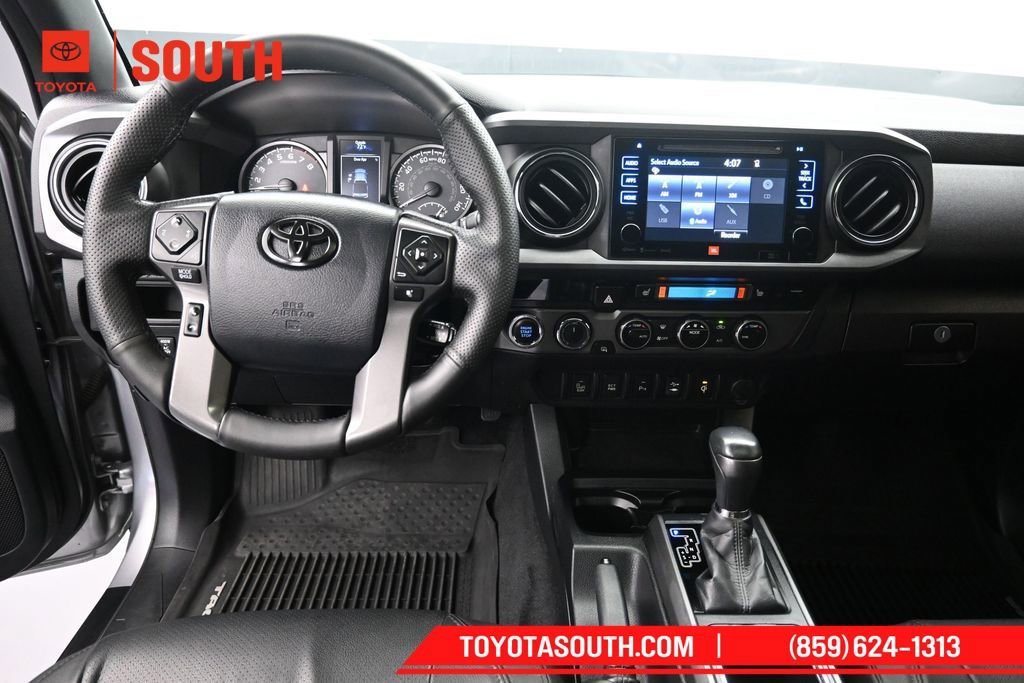 Used 2016 Toyota Tacoma TRD Off-Road AWD/4WD image 11