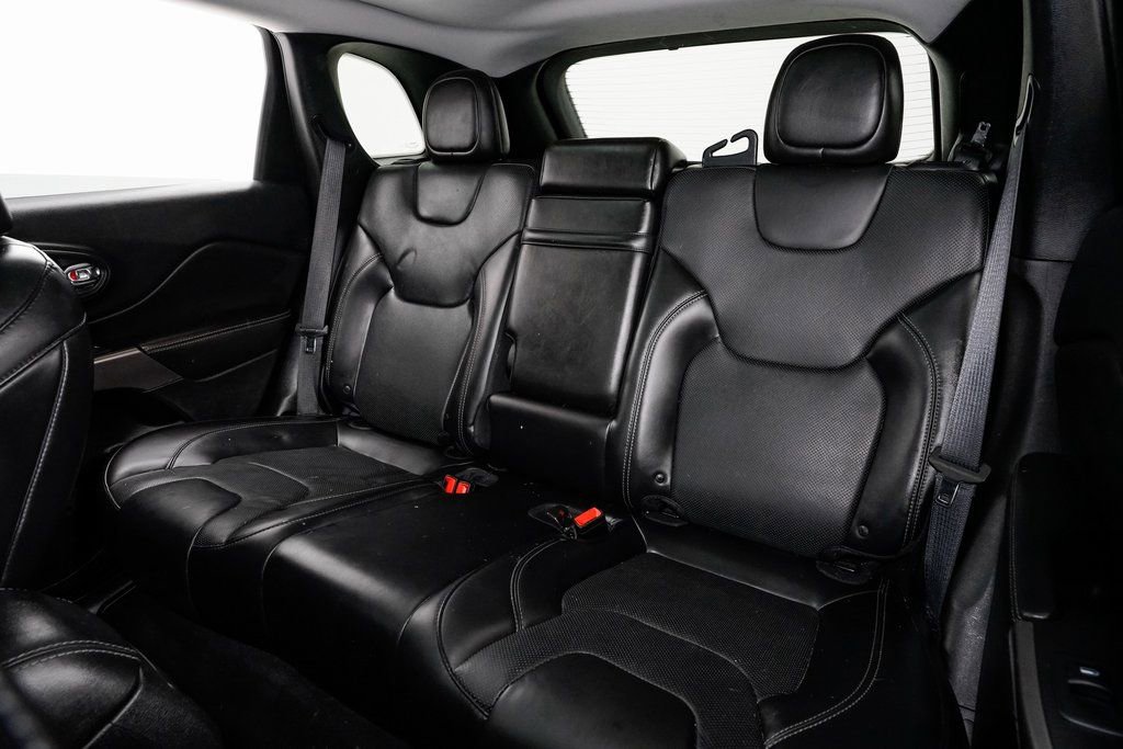 Used 2019 Jeep Cherokee Limited image 21