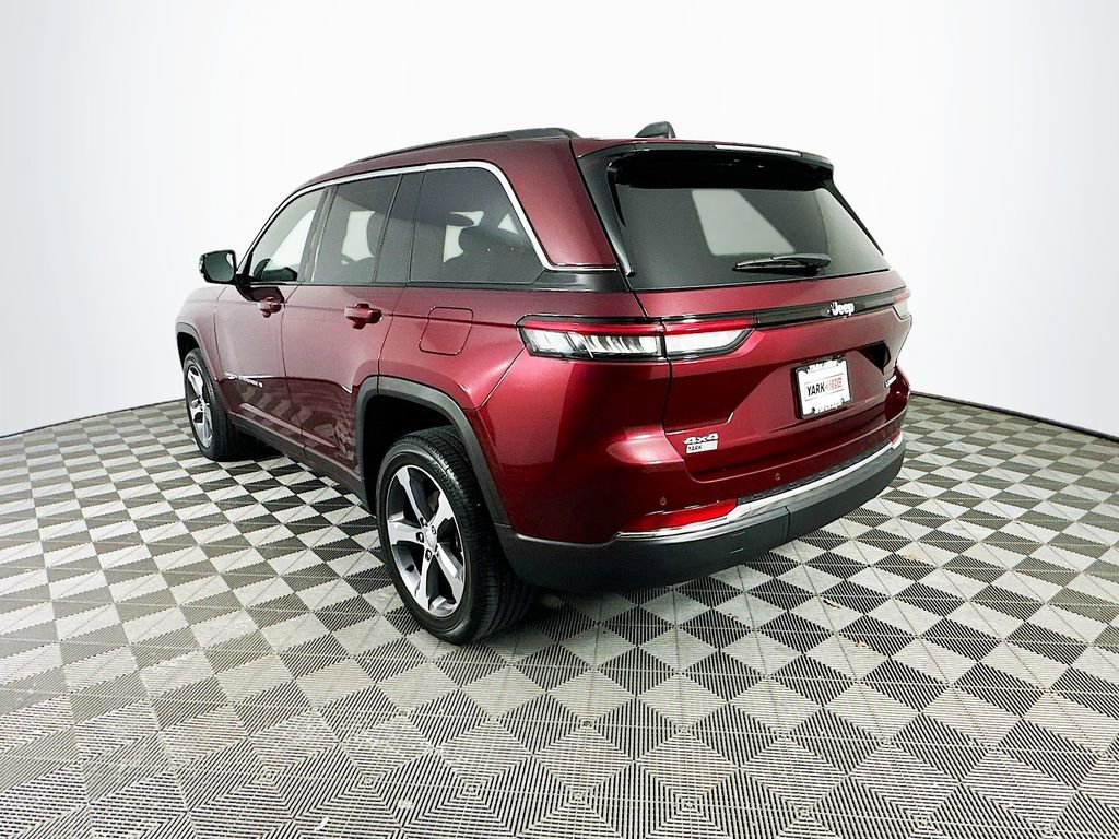 Certified 2025 Jeep Grand Cherokee Limited image 8