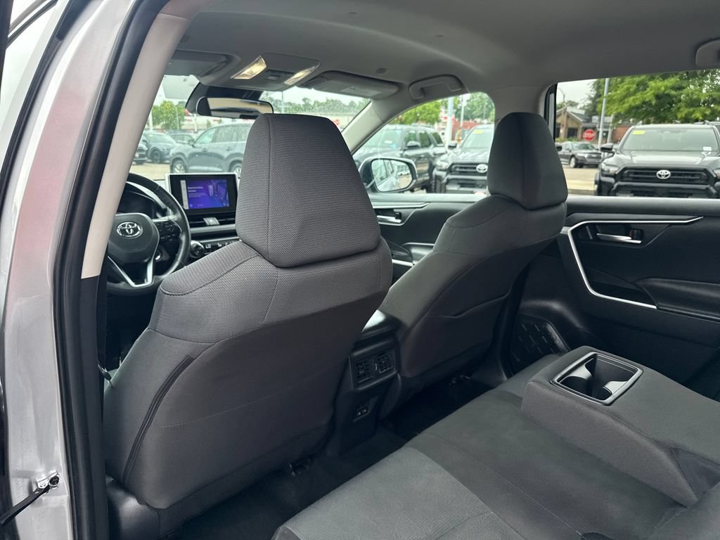 Used 2025 Toyota RAV4 XLE w/ Weather Package AWD/4WD image 38