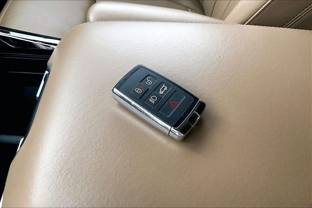 Used 2024 Land Rover Range Rover Sport SE image 10