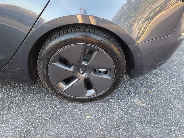 Used 2021 Tesla Model 3 Standard Range Plus image 7