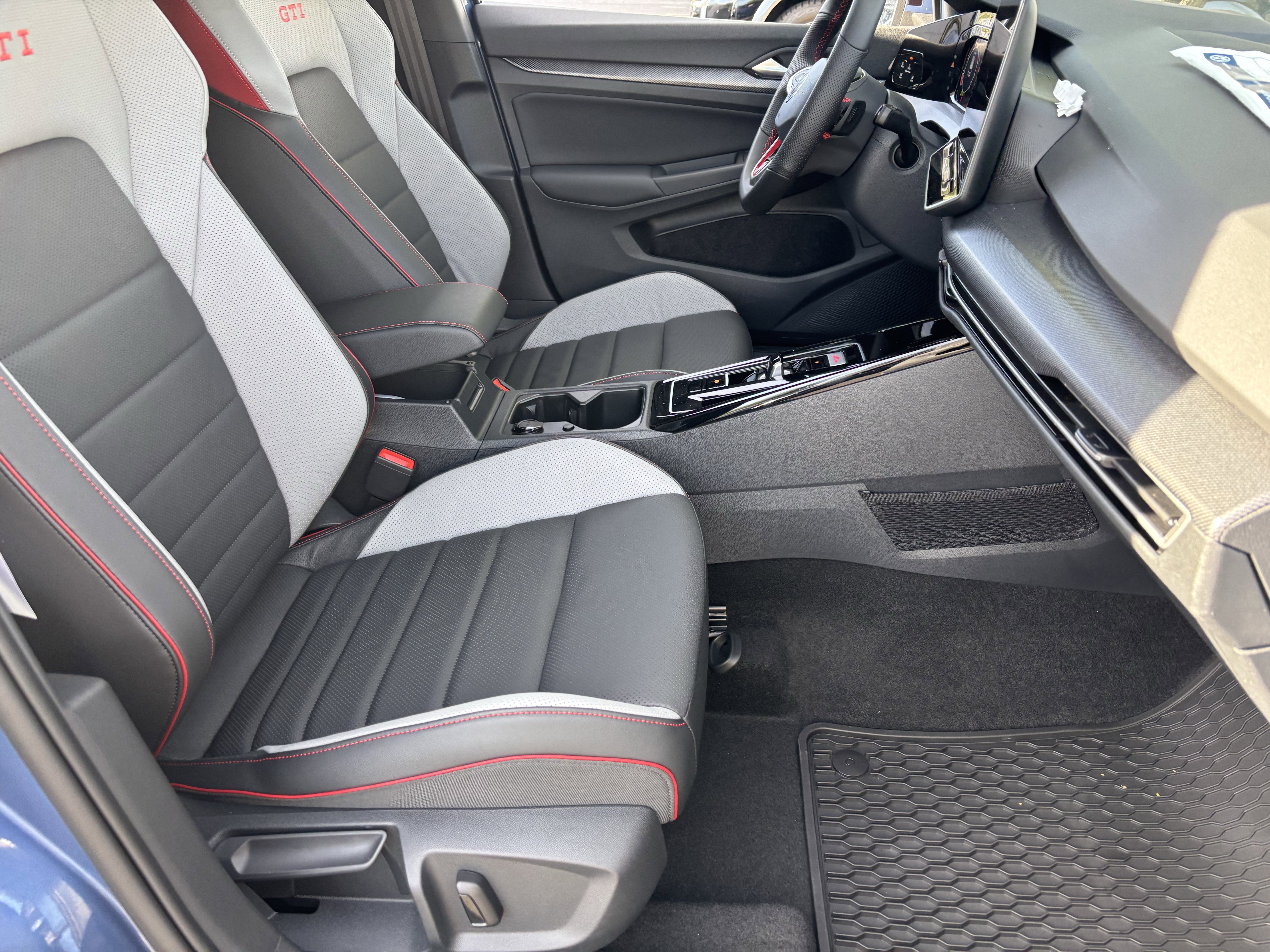 New 2026 Volkswagen GTI SE image 8