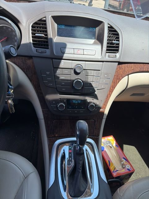 Used 2012 Buick Regal Leather FWD image 9