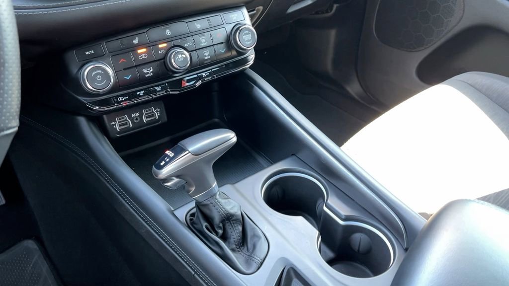 Used 2023 Dodge Durango SXT image 28