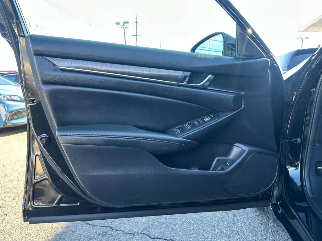 Used 2022 Honda Accord Sport image 9