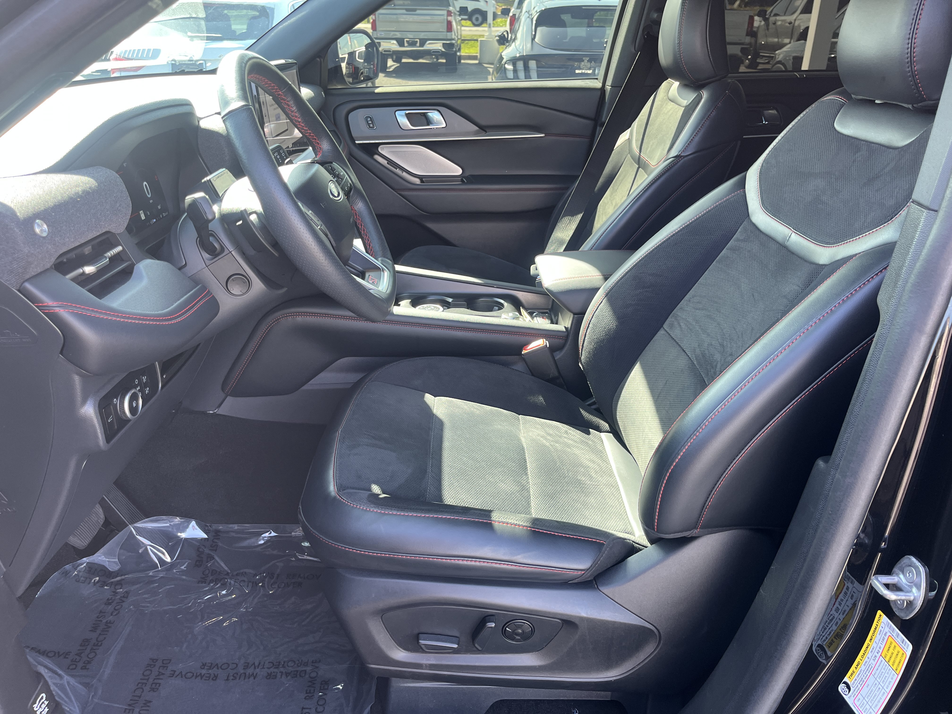 Used 2025 Ford Explorer ST AWD/4WD image 14