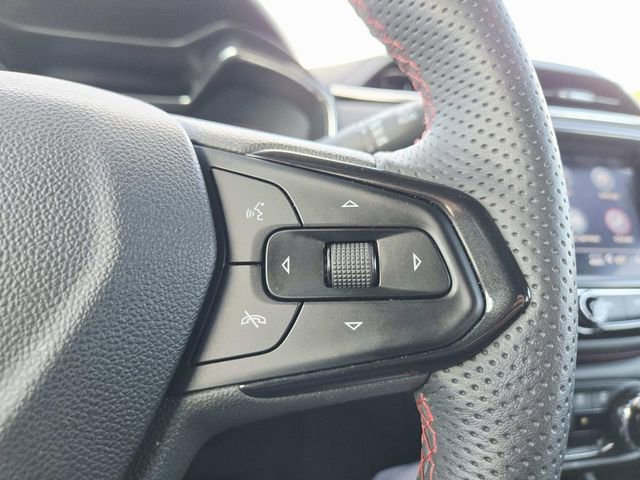 Used 2023 Chevrolet TrailBlazer RS w/ Convenience Package FWD image 16