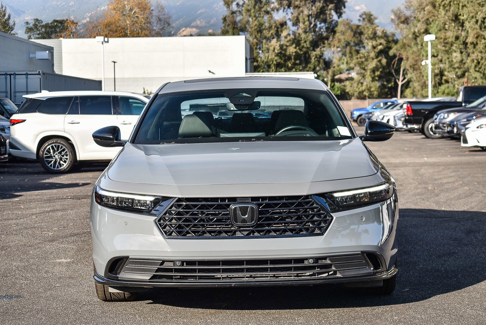 Used 2023 Honda Accord Touring image 2