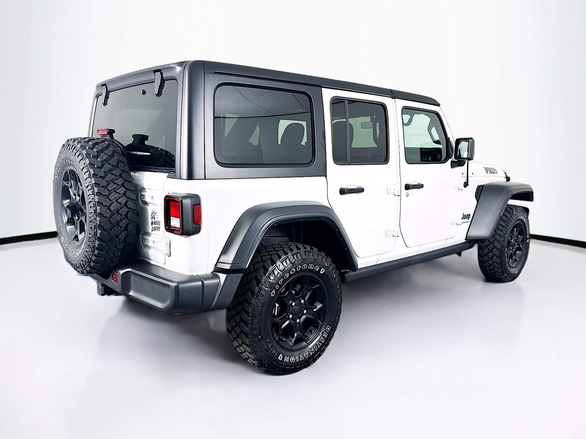 Used 2023 Jeep Wrangler Unlimited w/ Cold Weather Group image 9