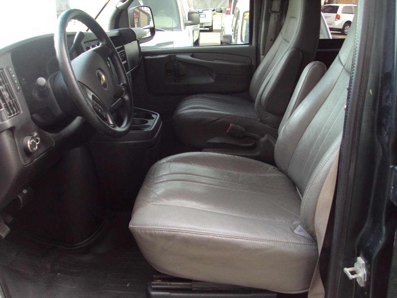 Used 2013 Chevrolet Express 1500 AWD image 19