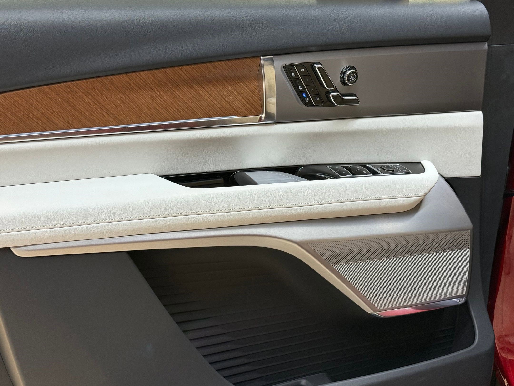 New 2026 Cadillac Vistiq Sport image 14
