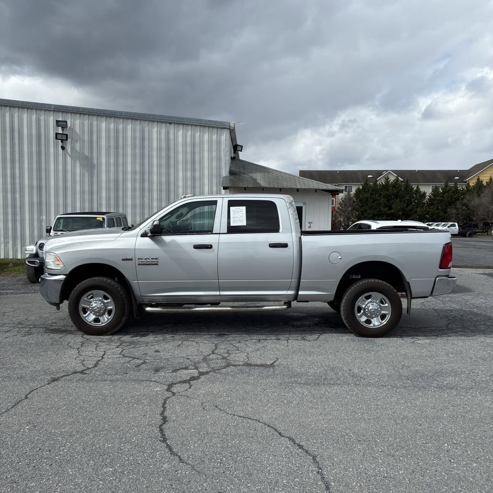 Used 2016 RAM 3500 Tradesman w/ Chrome Appearance Group image 4