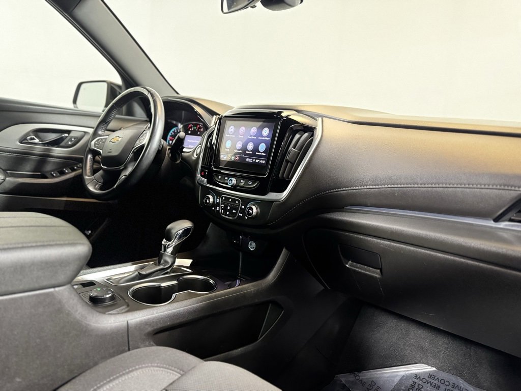 Used 2022 Chevrolet Traverse LT image 13