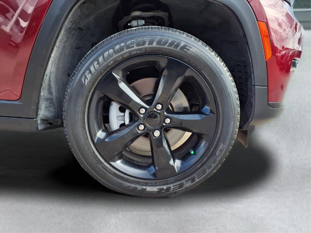Used 2024 Jeep Grand Cherokee L Laredo image 9