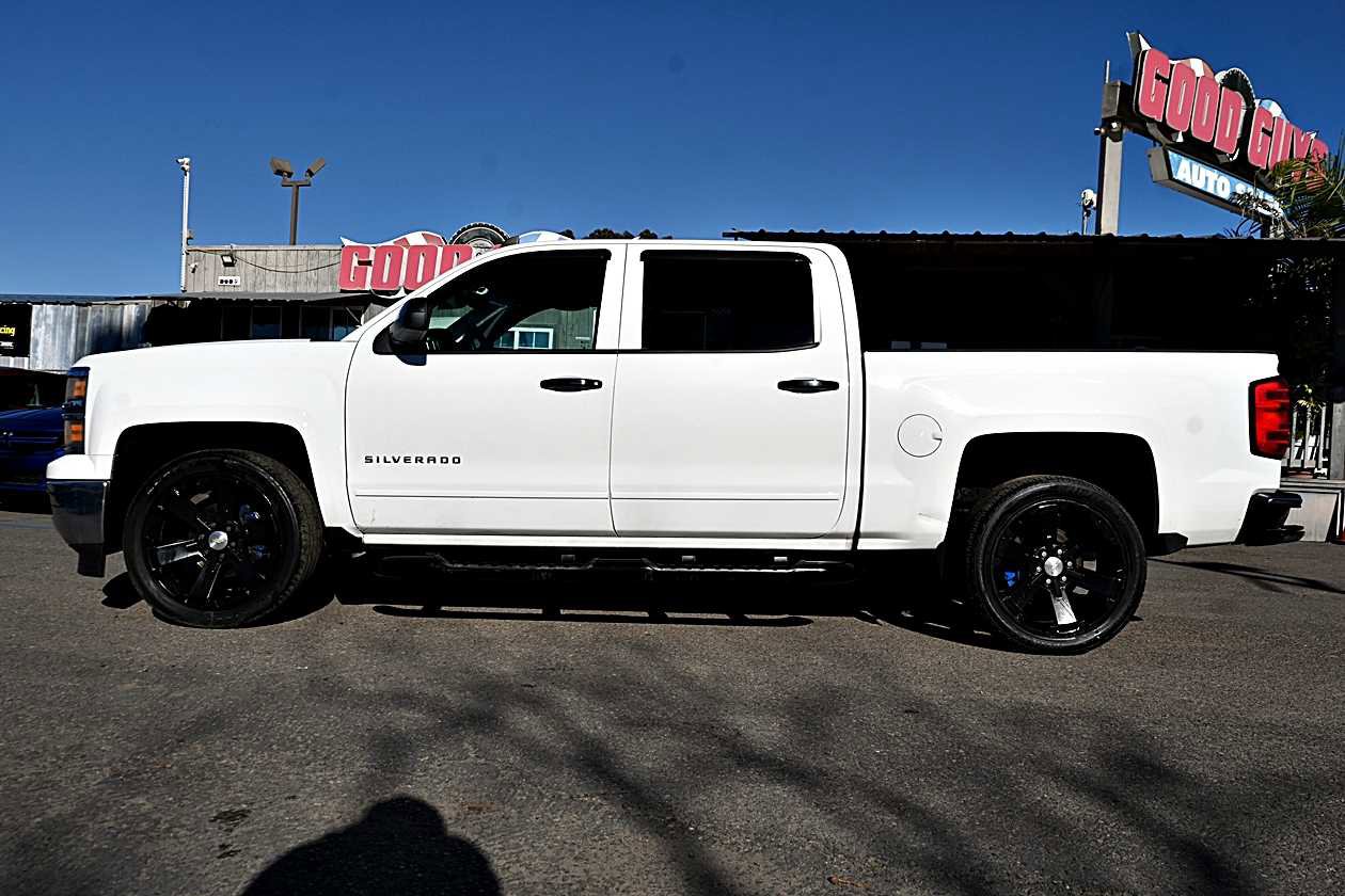 Used 2015 Chevrolet Silverado 1500 LT w/ Rally 2 Edition image 4