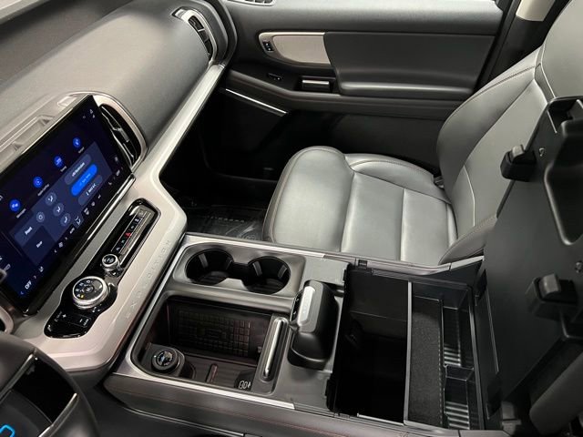 Used 2025 Ford Expedition Max Active AWD/4WD image 39