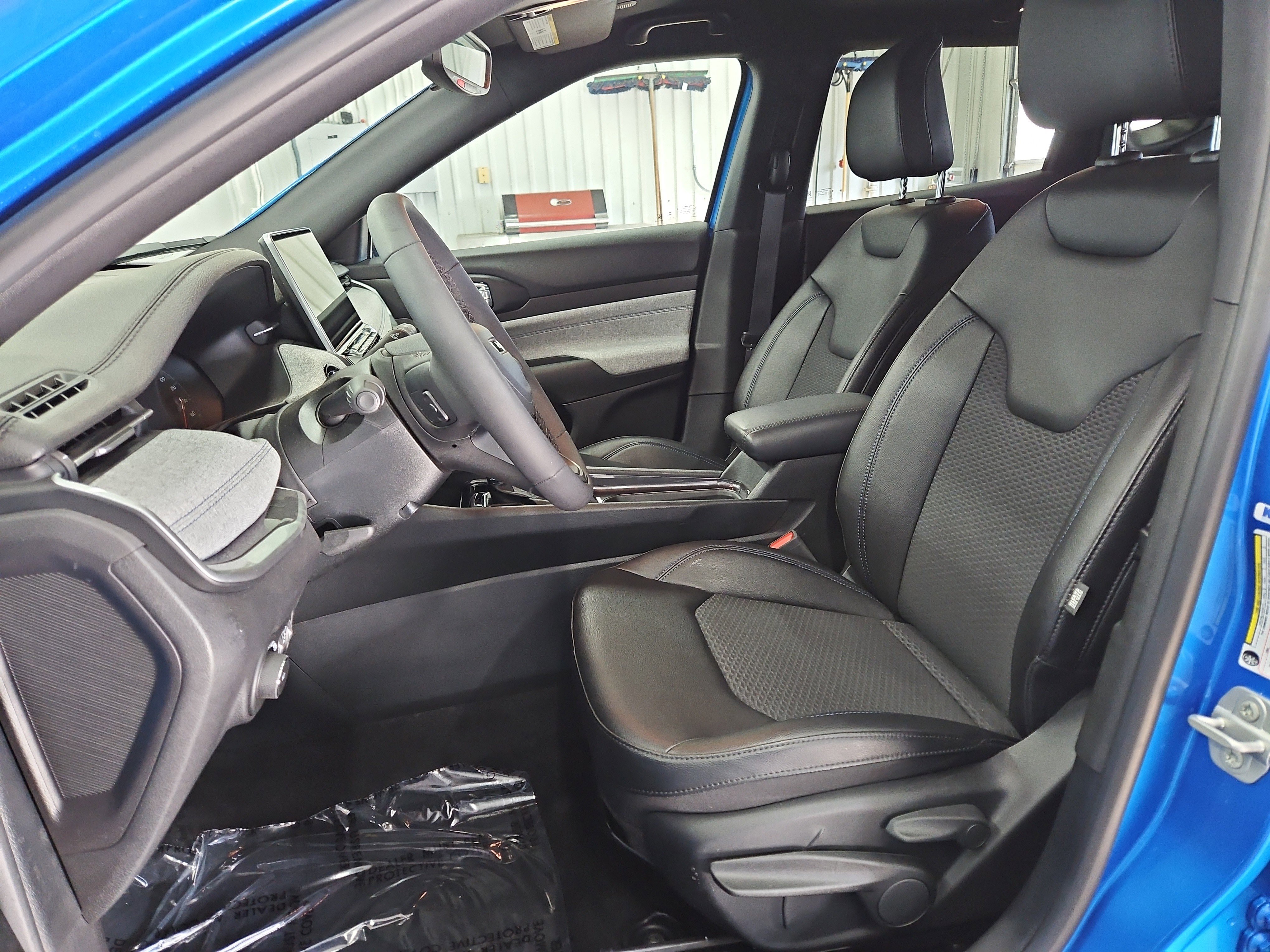 Used 2024 Jeep Compass Latitude image 8