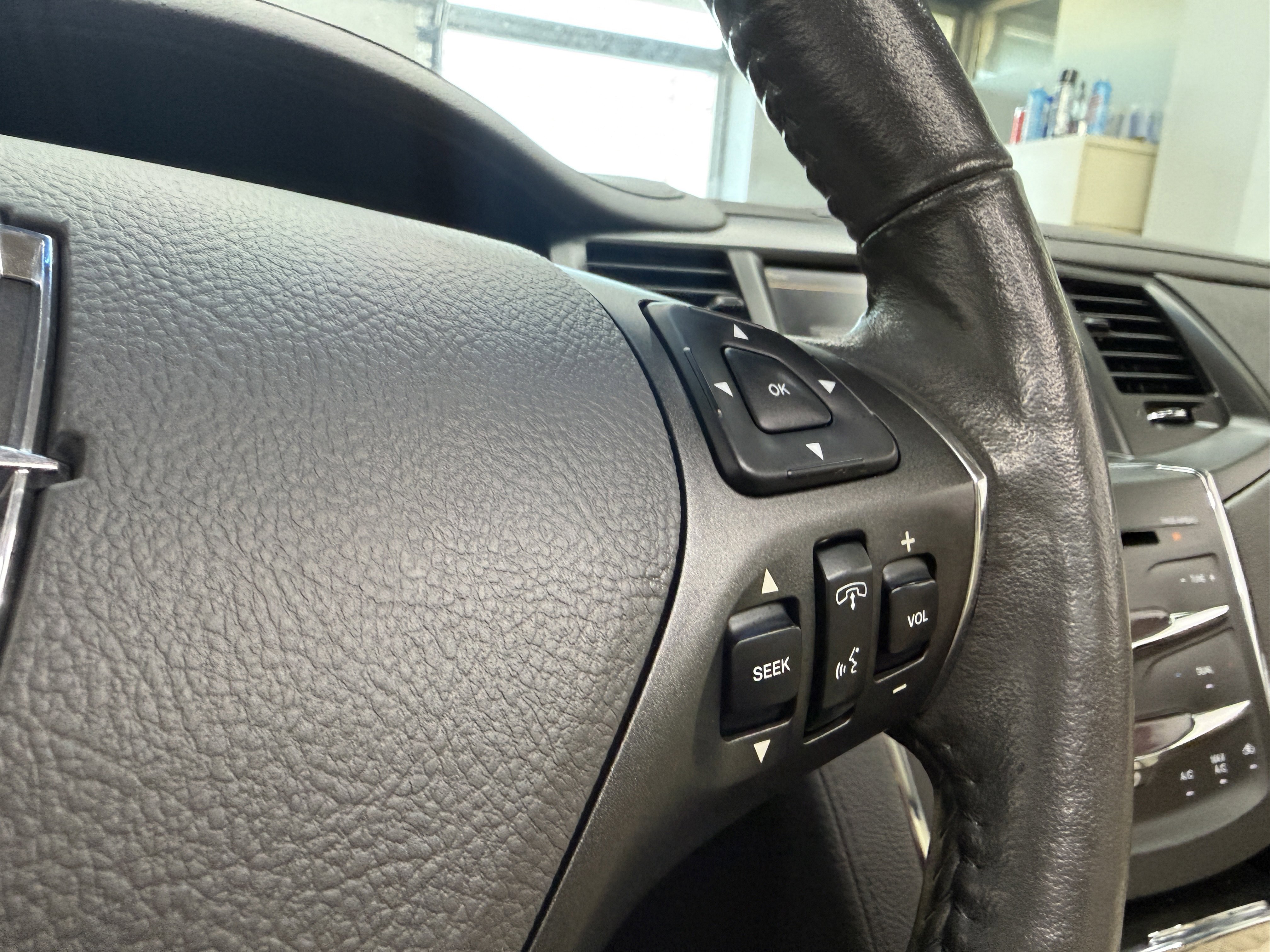 Used 2015 Lincoln MKS AWD w/ Technology Package image 17