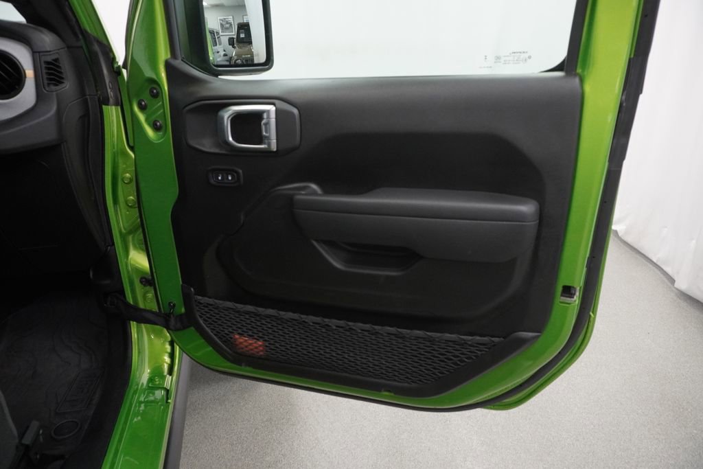 Used 2025 Jeep Wrangler Sport AWD/4WD image 39