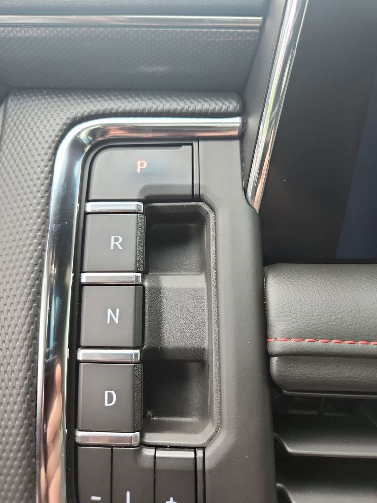 Certified 2022 Chevrolet Tahoe RST w/ Sport Performance Package AWD/4WD image 23