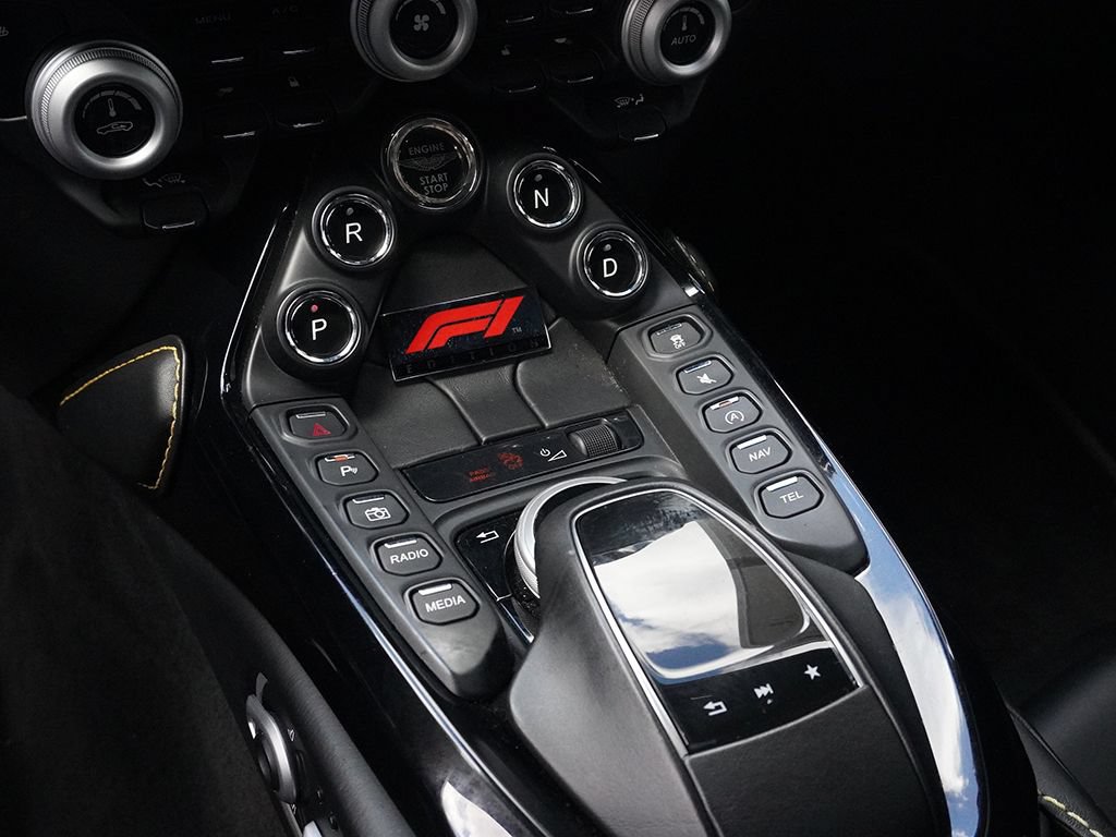 Used 2020 Aston Martin V8 Vantage Coupe RWD image 48