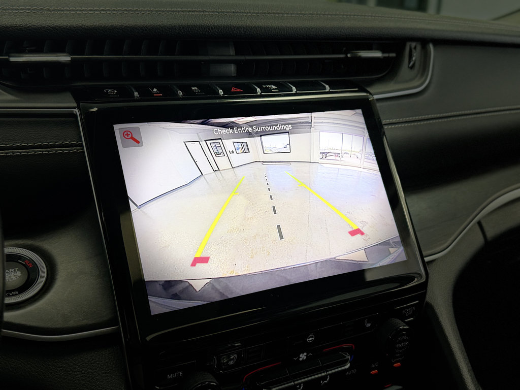 Used 2021 Jeep Grand Cherokee L Limited AWD/4WD image 21
