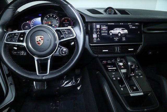 Used 2021 Porsche Cayenne Coupe image 30