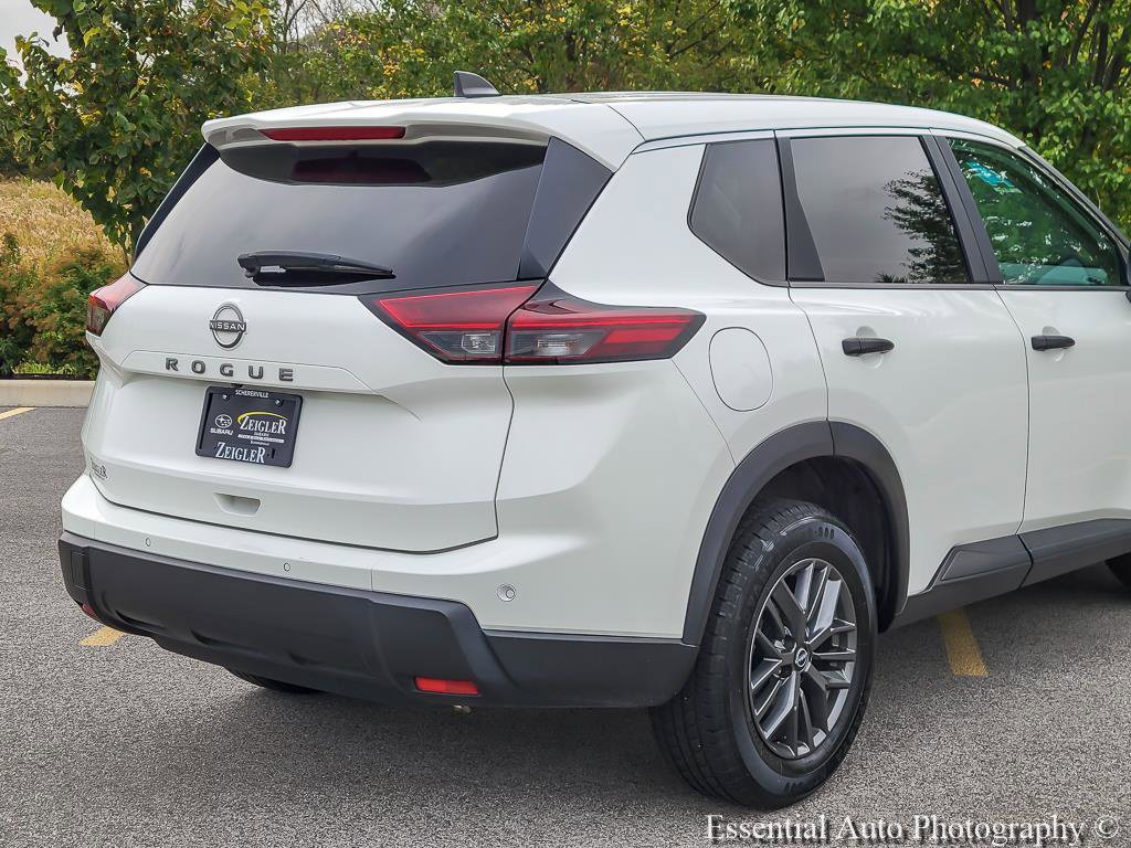 Used 2024 Nissan Rogue S FWD image 6