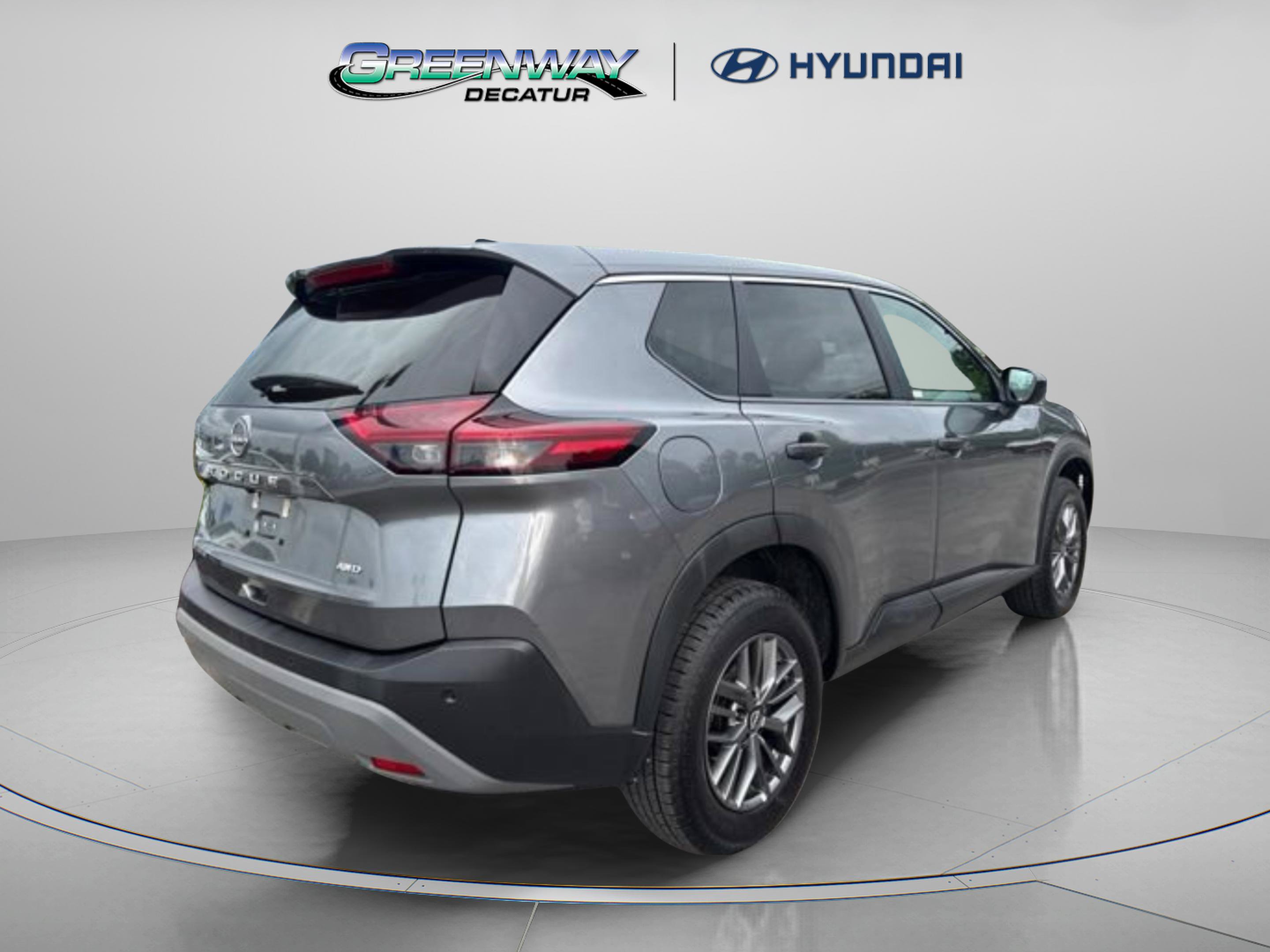 Used 2023 Nissan Rogue S AWD/4WD image 7