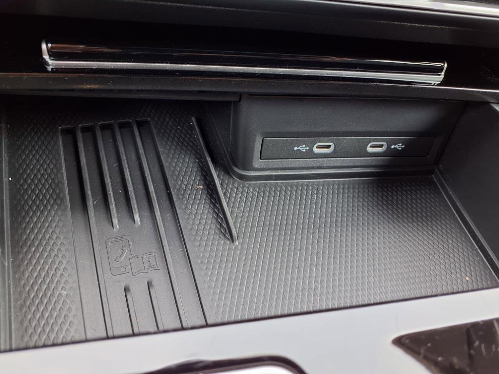 Used 2025 Volkswagen Atlas SE image 6