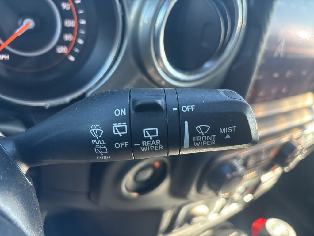Used 2022 Jeep Wrangler Unlimited Sahara w/ LED Lighting Group AWD/4WD image 22