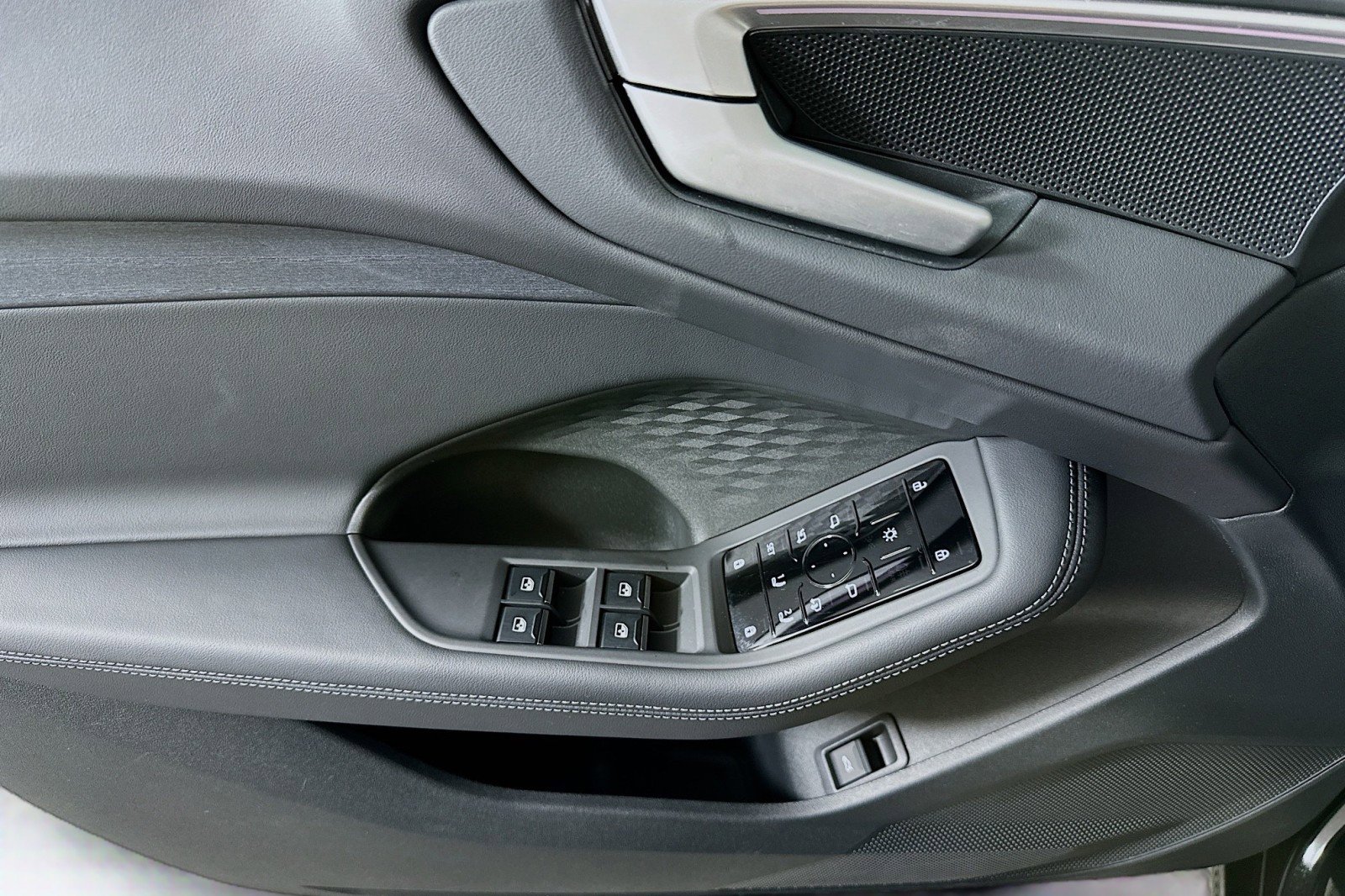 Used 2025 Audi A5 2.0T Premium w/ Convenience Package image 21