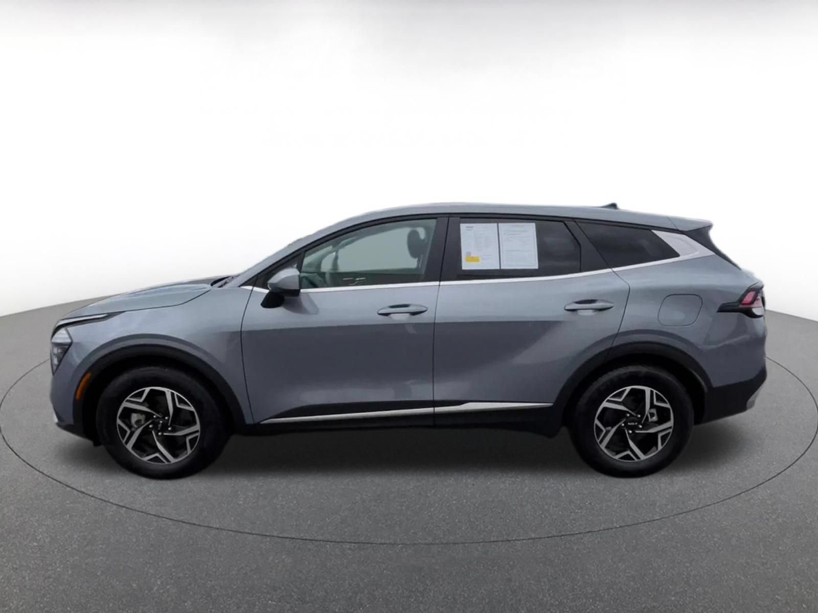 Used 2025 Kia Sportage LX FWD image 7
