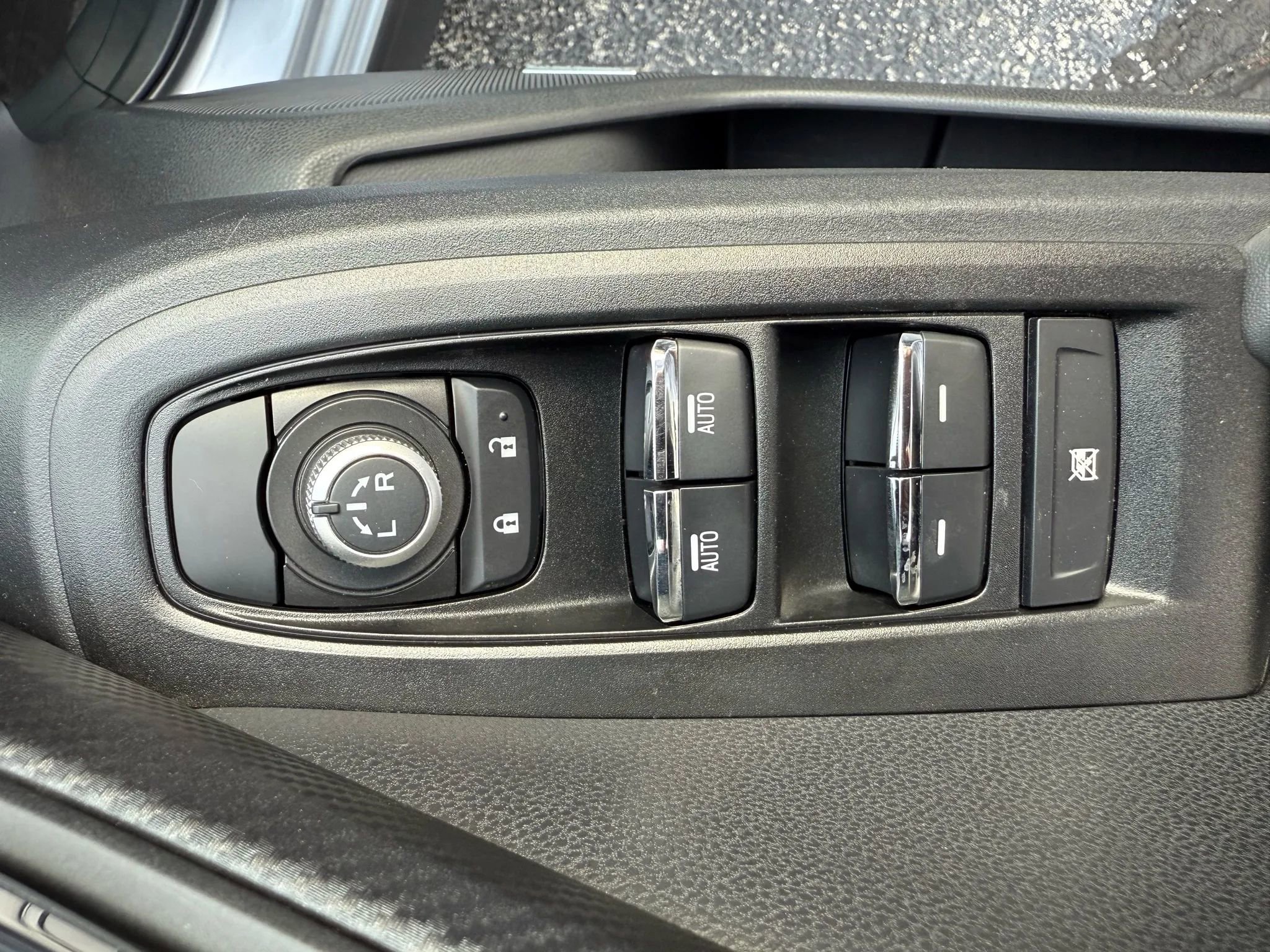 Used 2024 Subaru Crosstrek 2.5i Limited w/ Crosstrek Mirror Package image 13