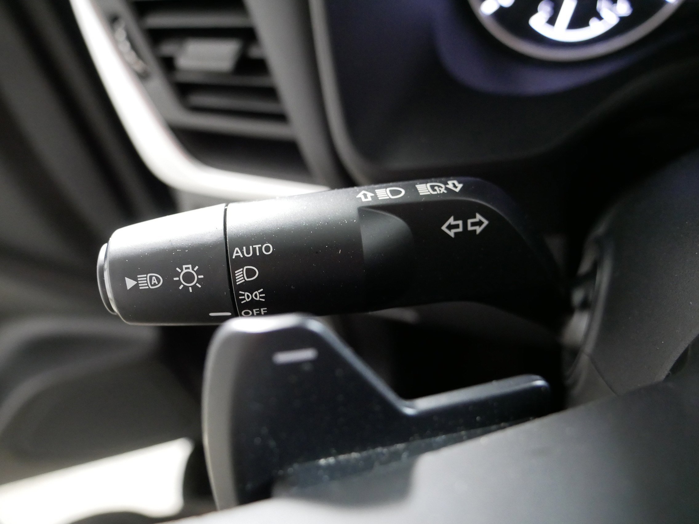 Used 2024 Nissan Rogue S AWD/4WD image 32