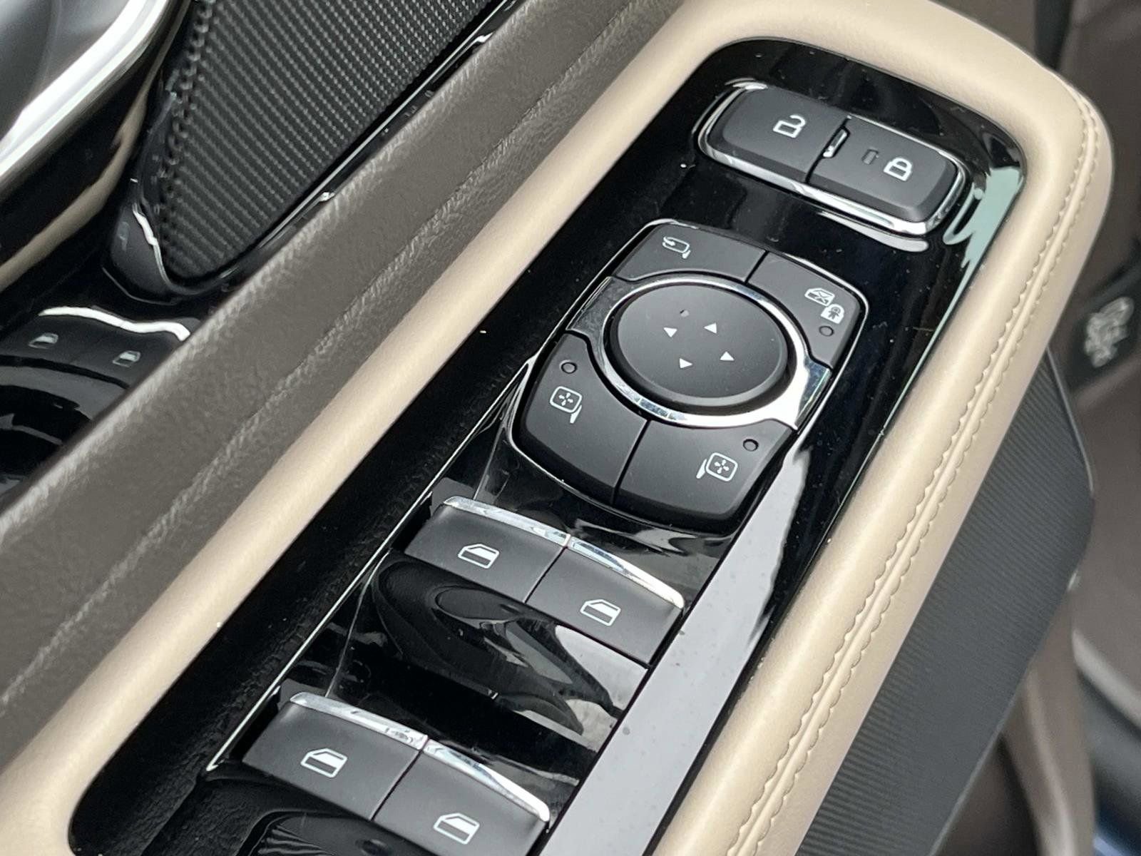 Used 2020 Lincoln Aviator Reserve w/ Elements Package Plus image 19