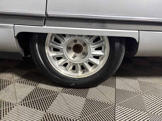 Used 1994 Cadillac De Ville Concours image 24