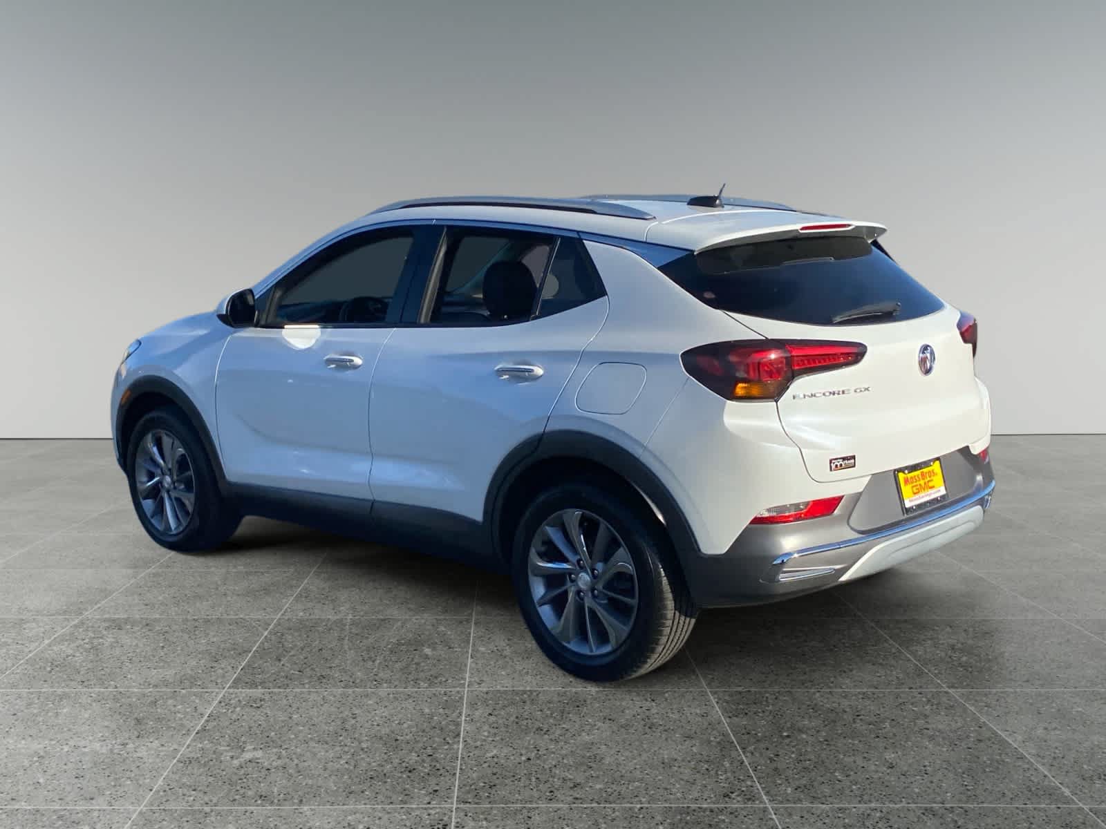 Used 2023 Buick Encore GX Essence w/ Experience Buick Package FWD image 3
