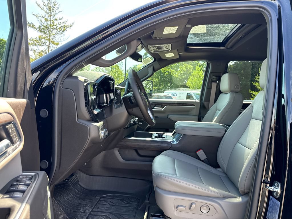 New 2026 GMC Sierra 2500 SLT w/ SLT Premium Package AWD/4WD image 8