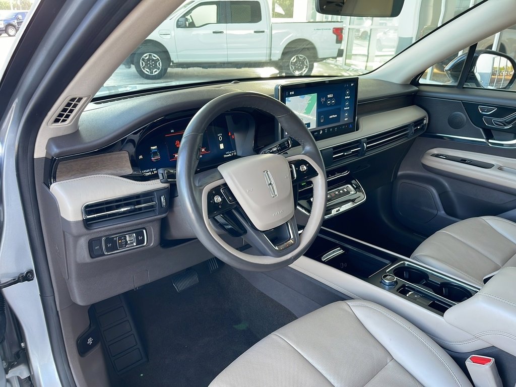 Used 2023 Lincoln Corsair Reserve w/ Equipment Group 201A image 11