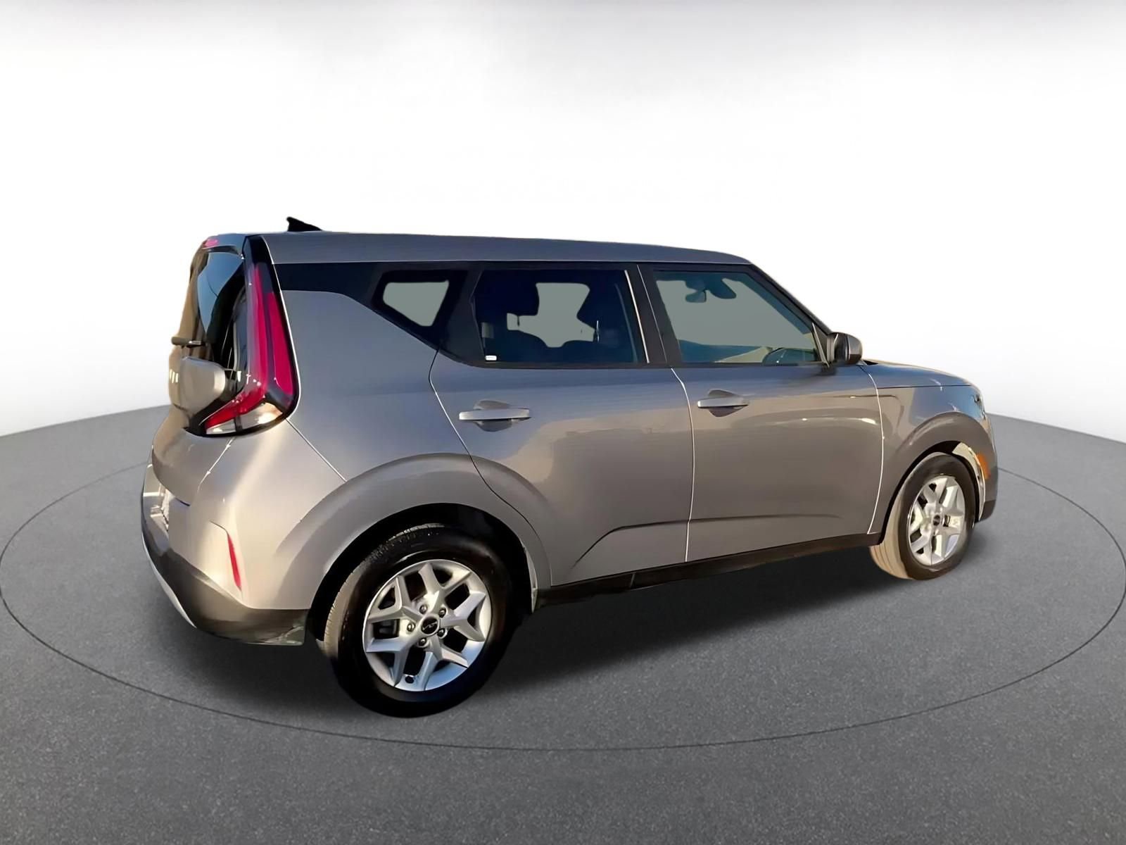 Used 2025 Kia Soul LX w/ LX Technology Package image 15