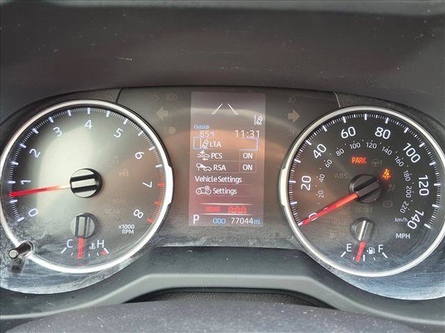 Used 2019 Toyota RAV4 LE FWD image 11