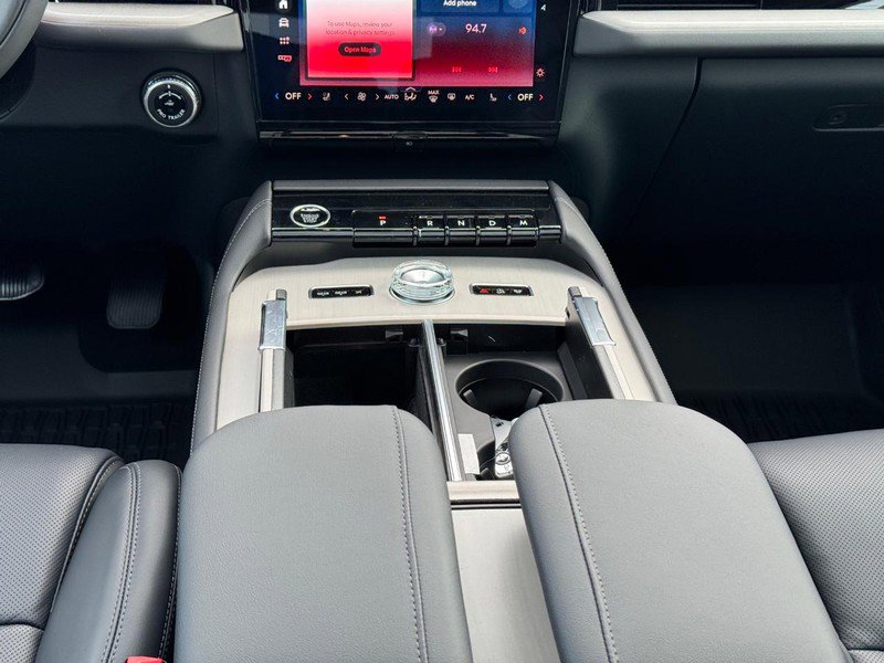 New 2025 Lincoln Navigator Reserve image 17