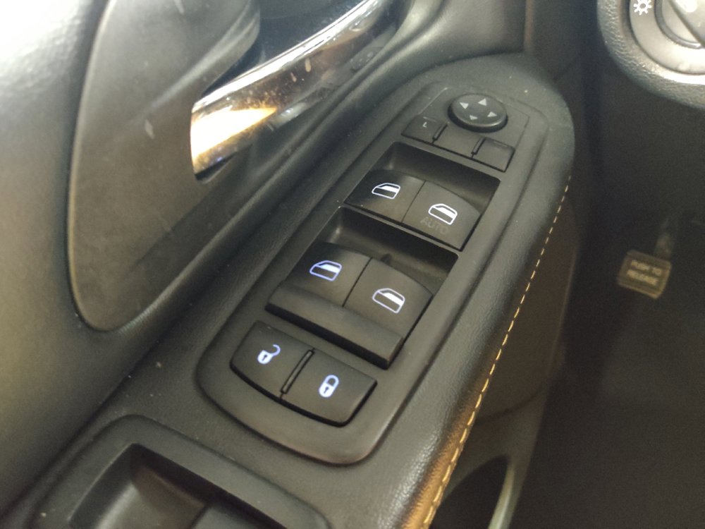 Used 2019 Dodge Grand Caravan SXT w/ Blacktop Package FWD image 27